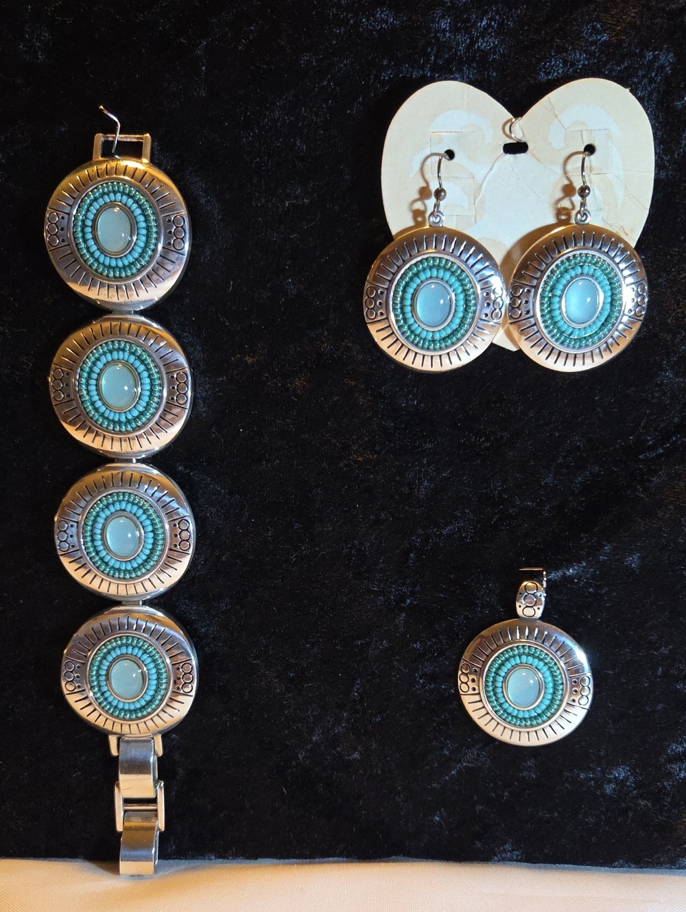BRIGHTON VISTA COLLECTION BRACELET, PENDANT AND EARRINGS SET In GREEN FLORAL TIN